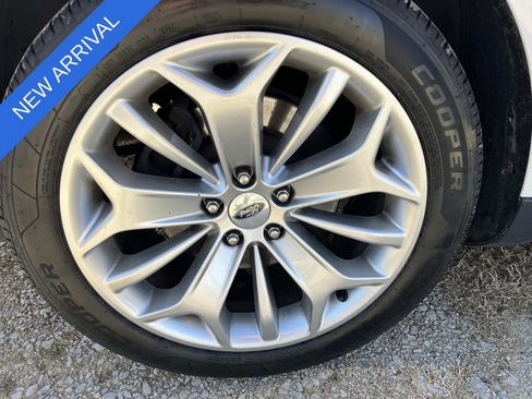 Used 2019 Ford Taurus Limited image 10