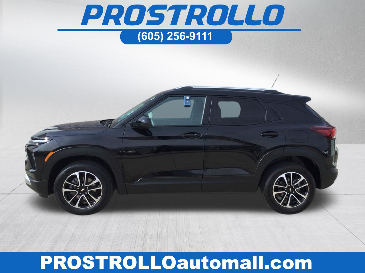 Used 2025 Chevrolet TrailBlazer LT w/ LT Cold Weather Package AWD/4WD image 1