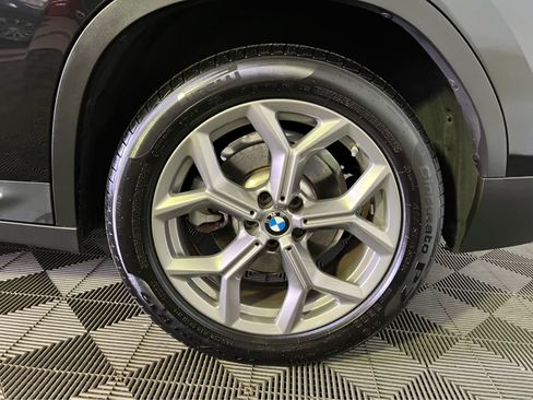 Used 2025 BMW X4 xDrive30i AWD/4WD image 9