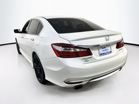 Used 2017 Honda Accord Sport image 7