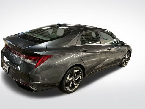 Used 2021 Hyundai Elantra SEL w/ Convenience + Premium Package image 5