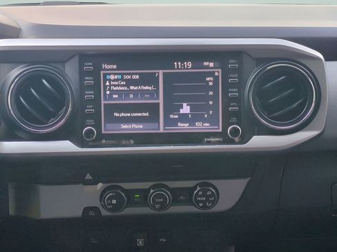 Certified 2020 Toyota Tacoma SR5 image 16