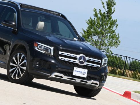 Used 2022 Mercedes-Benz GLB 250 4MATIC image 44