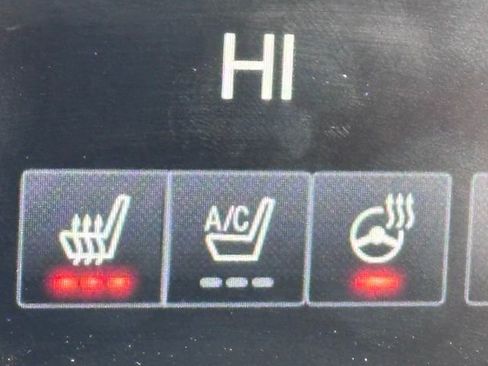 Used 2016 Ford Explorer Platinum image 21