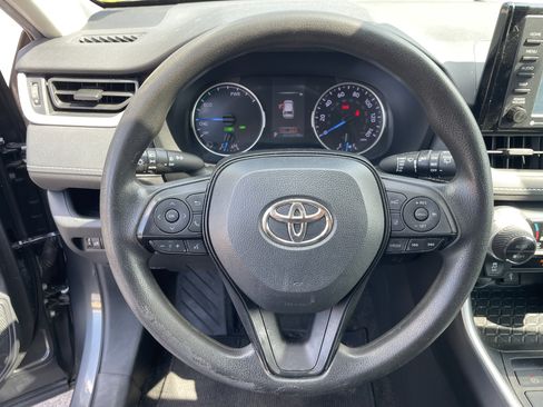 Used 2020 Toyota RAV4 XLE image 21