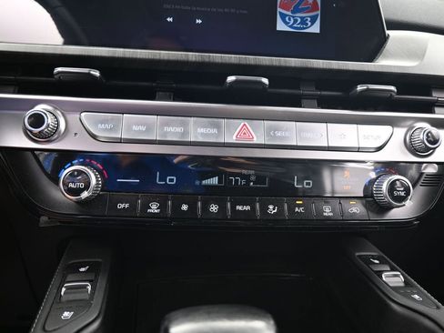 Used 2024 Kia Telluride EX image 26