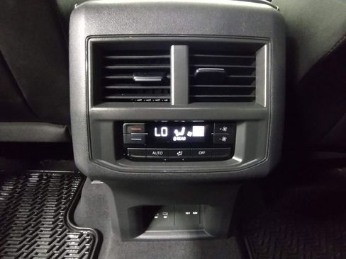 Certified 2022 Volkswagen Atlas SE FWD image 37