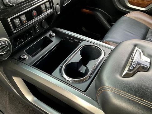 Used 2018 Nissan Titan Platinum Reserve image 19