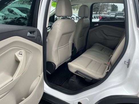 Used 2017 Ford Escape SE w/ Equipment Group 201A image 10