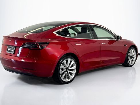 Used 2019 Tesla Model 3 Standard Range Plus image 5