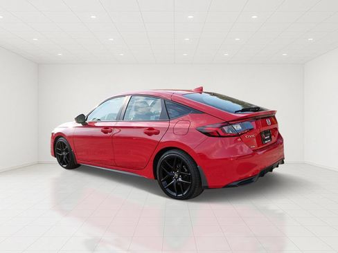 Used 2023 Honda Civic Sport image 4