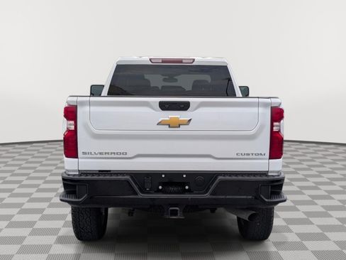 Used 2022 Chevrolet Silverado 2500 Custom w/ Custom Value Package AWD/4WD image 4
