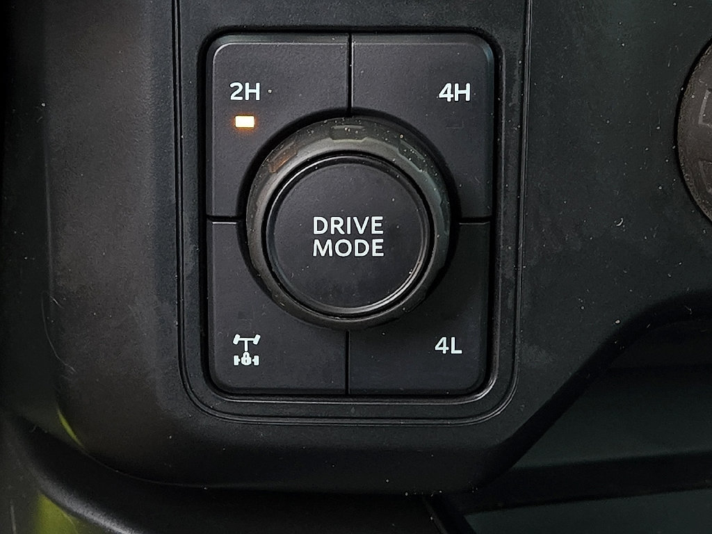 Used 2023 Ford F350 XLT w/ Black Appearance Package AWD/4WD image 14