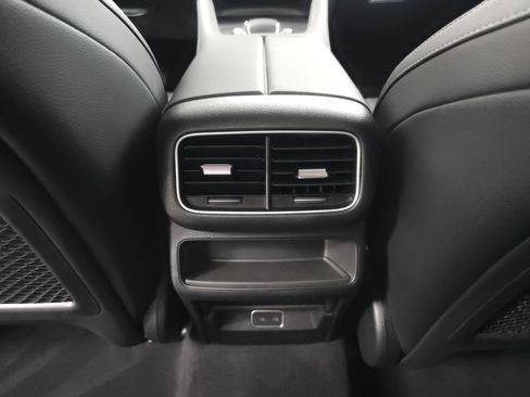 Used 2026 Mercedes-Benz GLE 450 4MATIC w/ Driver Assistance Package image 26