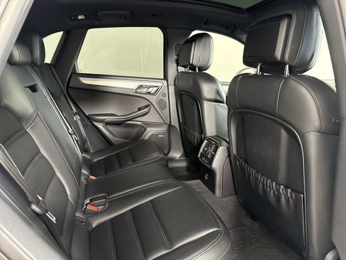 Certified 2024 Porsche Macan w/ Premium Plus Package AWD/4WD image 24