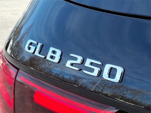 New 2026 Mercedes-Benz GLB 250 4MATIC image 25