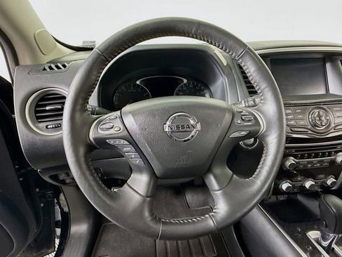 Used 2020 Nissan Pathfinder SL image 11