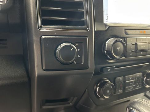 Used 2017 Ford F150 XLT w/ Equipment Group 302A Luxury AWD/4WD image 19