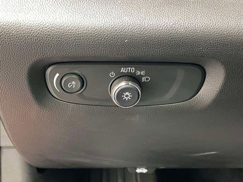 Used 2023 Chevrolet Traverse RS AWD/4WD image 22
