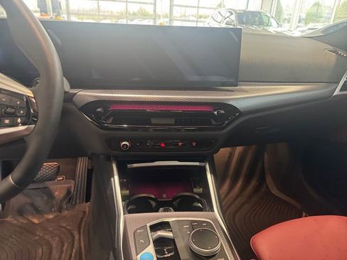 Used 2025 BMW i4 xDrive40i image 9