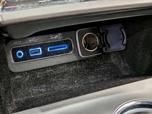 Used 2017 Jeep Grand Cherokee Altitude image 25