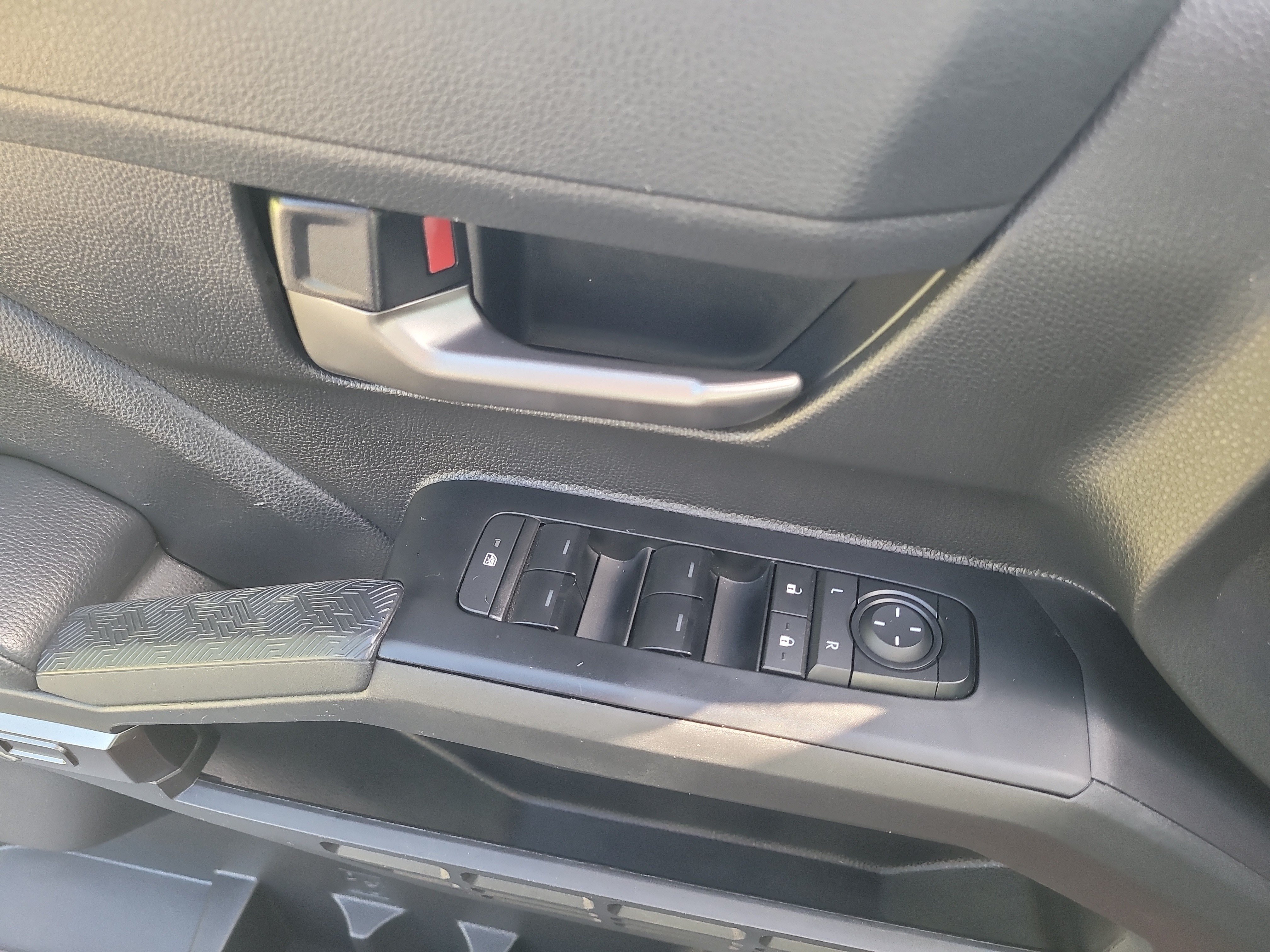 Certified 2025 Toyota Tacoma TRD Sport AWD/4WD image 19