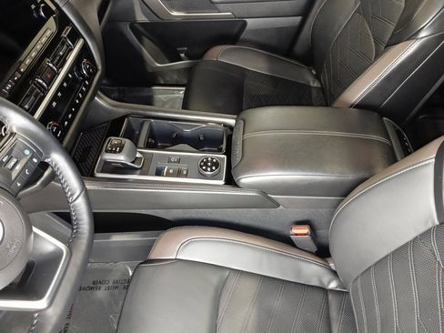 Used 2024 Nissan Pathfinder Platinum w/ Cargo Package image 20