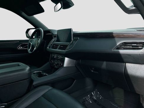 Used 2024 Chevrolet Suburban Z71 w/ Luxury Package AWD/4WD image 32