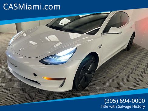Used 2019 Tesla Model 3 Standard Range Plus image 1
