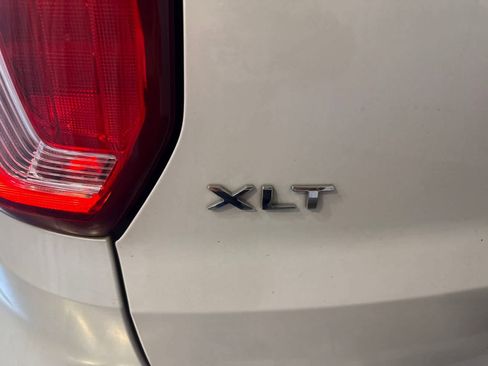 Used 2017 Ford Explorer XLT w/ Equipment Group 202A FWD image 10
