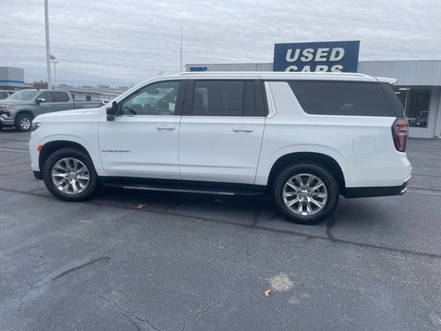 Used 2024 Chevrolet Suburban Premier image 8