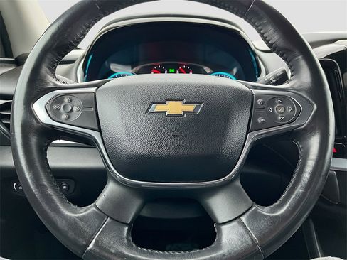 Used 2018 Chevrolet Traverse LT image 11