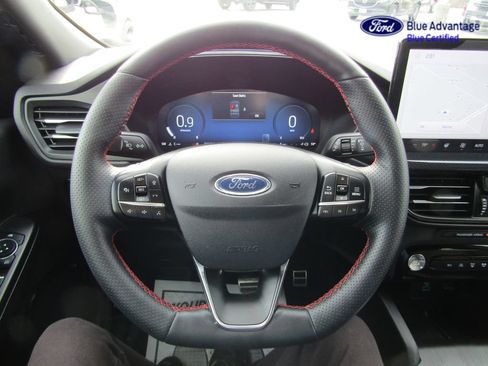 Certified 2023 Ford Escape ST-Line Select w/ Tech Pack #2 AWD/4WD image 15