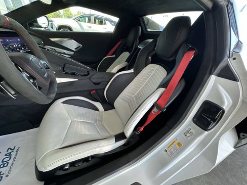 Used 2023 Chevrolet Corvette Stingray Premium Conv w/ Z51 Performance Package RWD image 19