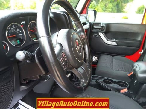 Used 2012 Jeep Wrangler Rubicon w/ PWR Convenience Group image 19