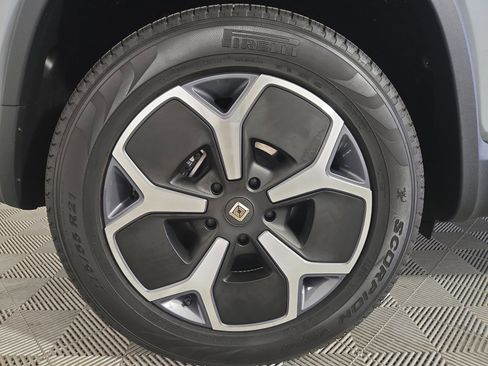 Used 2024 Rivian R1S Adventure AWD/4WD image 12