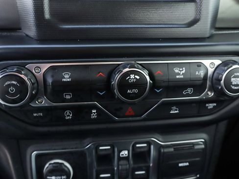 Used 2020 Jeep Gladiator Sport w/ Quick Order Package 24S image 38