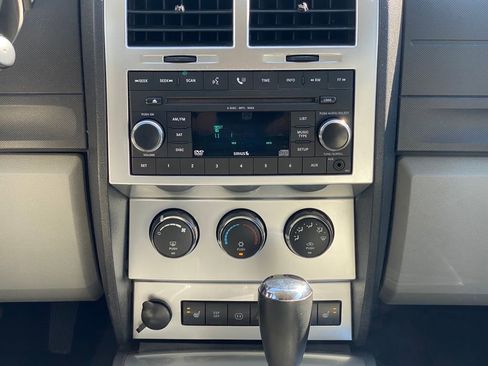 Used 2007 Dodge Nitro SLT image 25