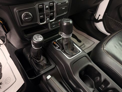 Used 2021 Jeep Gladiator Overland image 47