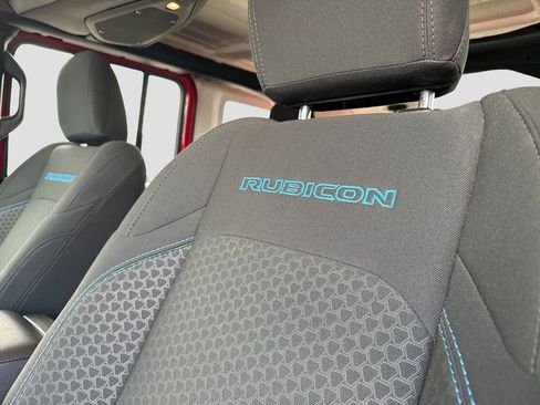 Used 2025 Jeep Wrangler Unlimited Rubicon 4xe w/ Convenience Group image 10