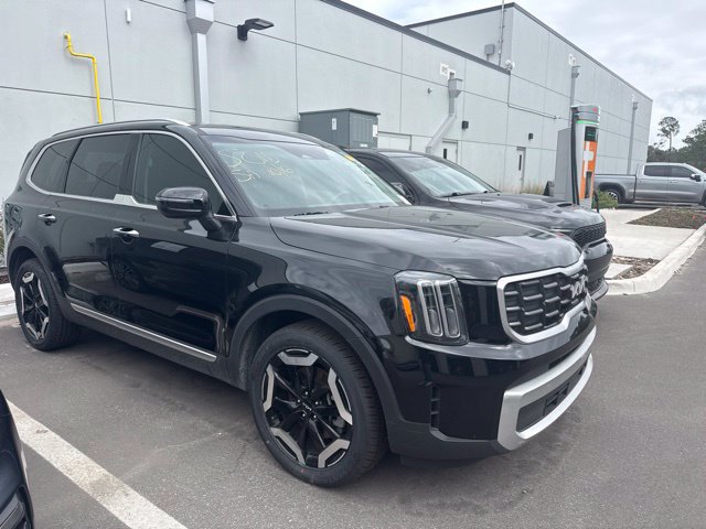 Used 2024 Kia Telluride S FWD image 1