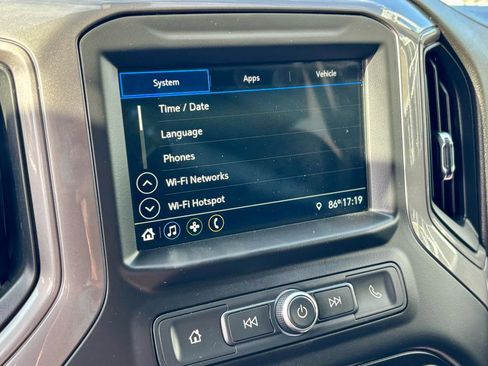 Used 2019 Chevrolet Silverado 1500 Custom w/ Custom Value Package AWD/4WD image 21