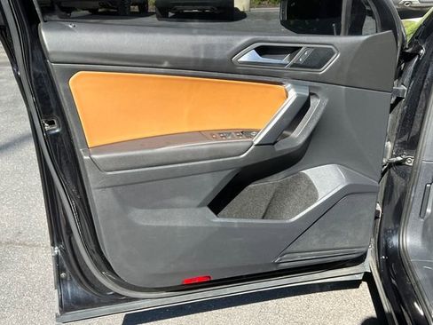Used 2019 Volkswagen Tiguan SE w/ Panoramic Sunroof Package AWD/4WD image 8