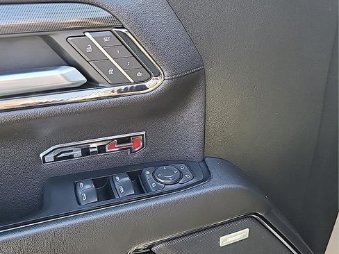 Used 2022 GMC Sierra 1500 AT4 w/ AT4 Preferred Package AWD/4WD image 15