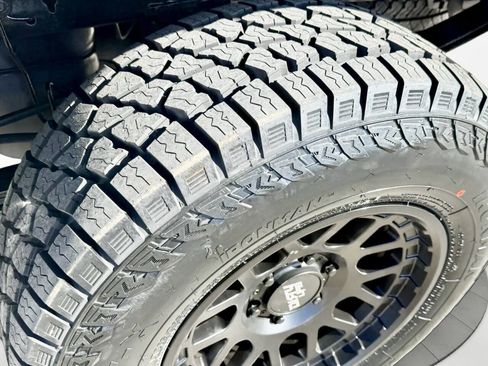 Used 2018 Chevrolet Silverado 1500 W/T w/ Special Service Package image 17