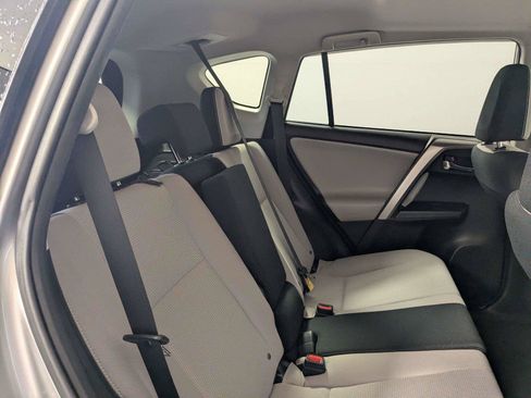 Used 2018 Toyota RAV4 XLE FWD image 31