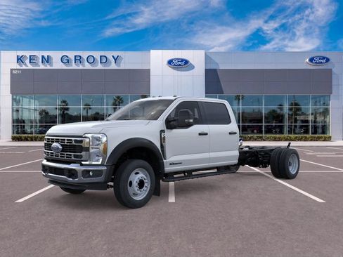 New 2026 Ford F450 XL w/ XL Chrome Package RWD image 3