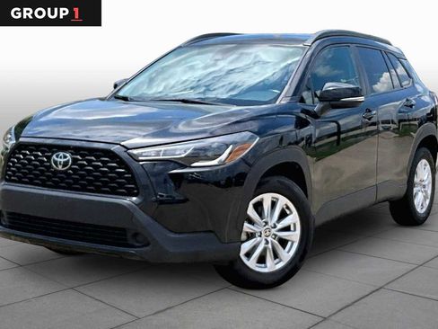 Used 2022 Toyota Corolla Cross LE FWD image 1