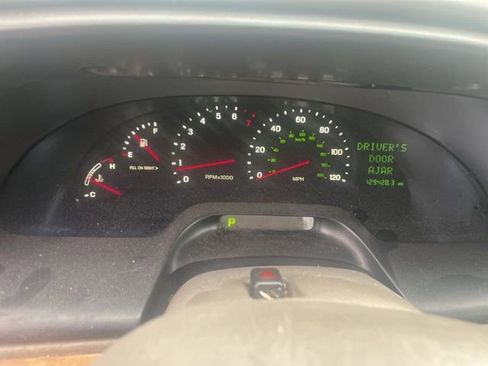 Used 2002 Lincoln Continental FWD image 35
