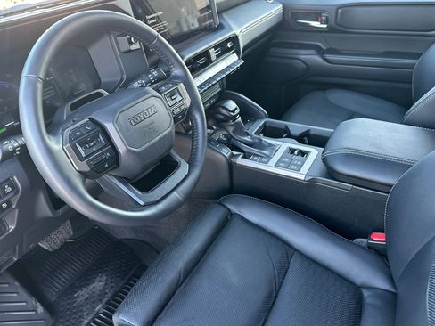 Used 2025 Toyota Land Cruiser image 9